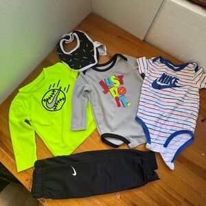 Nike infant bundle size 12 months